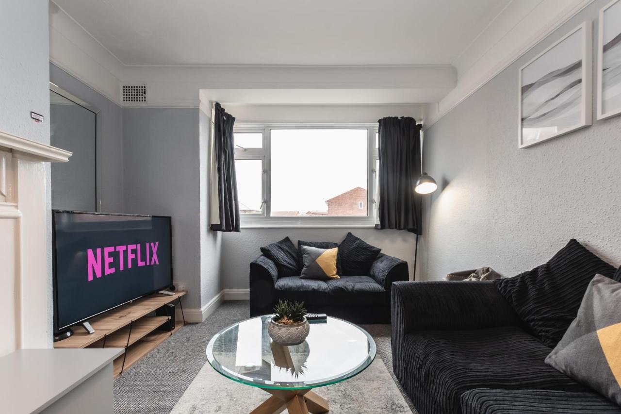 Best Price! Perfect Gunwharf Accommodation - 5 Single Beds Or Kingsize Free Parking Portsmouth Exterior photo