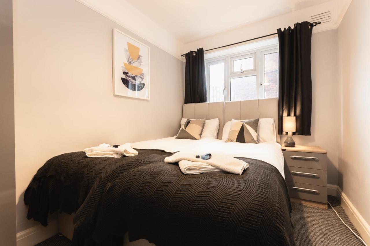 Best Price! Perfect Gunwharf Accommodation - 5 Single Beds Or Kingsize Free Parking Portsmouth Exterior photo